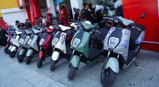 'Hai ông lớn' Honda, Yamaha khó cạnh tranh trên đường đua xe máy điện Việt Nam, liên tục giảm giá để hút khách